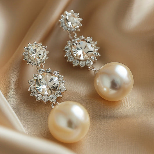 Boucles d'oreilles pendantes en or avec perle et zircone