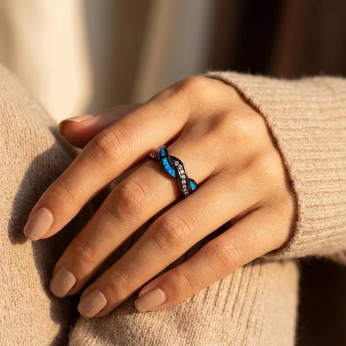 Bague en argent avec incrustation torsadée