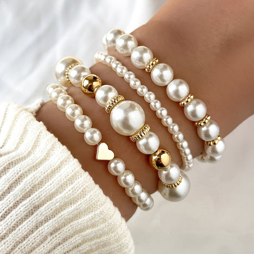 Elegant Bracelet Set with Pearls and Heart