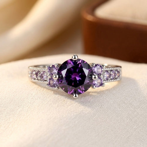 Bague en argent avec améthyste et pierres d'accompagnement