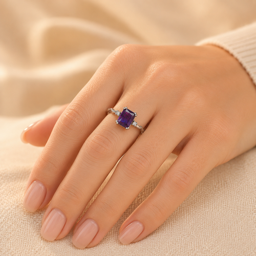 Bague en argent avec améthyste taille émeraude
