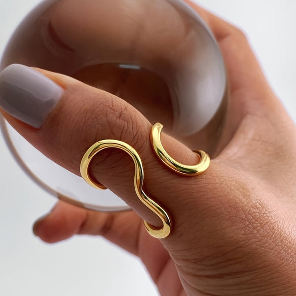 Bague vague asymétrique chic