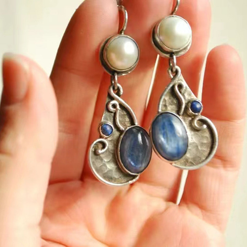 Boucles d'oreilles vintage avec pierre bleue et perles