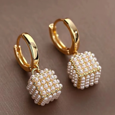 Boucles d'oreilles élégantes à perles cubiques