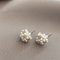 Petites boucles d'oreilles perles élégantes