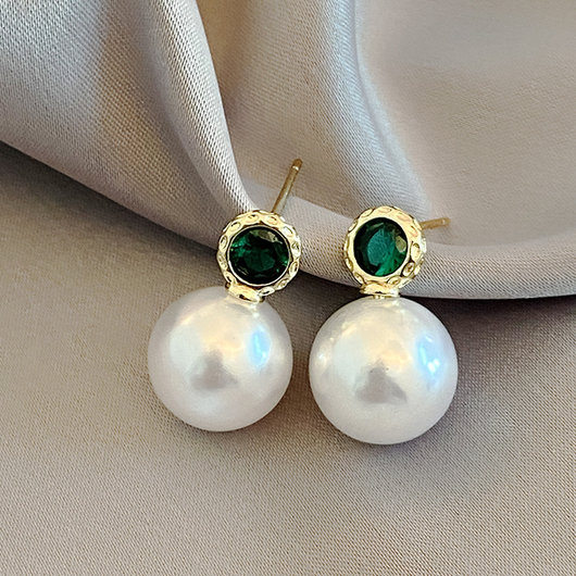 Boucles d'oreilles en perles avec cristal vert
