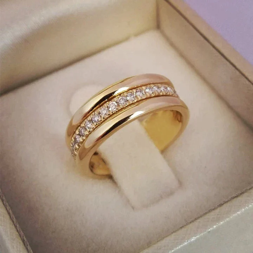 Vintage Ring with Inlaid Zircon