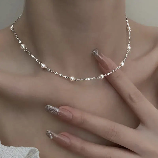 Elegant Sparkling Pearl Necklace