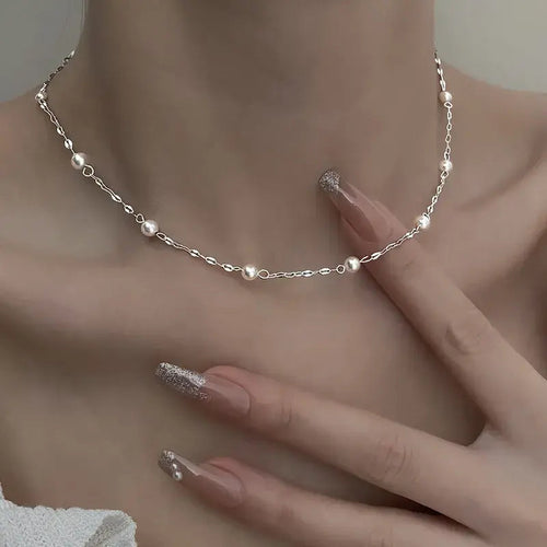 Elegant Sparkling Pearl Necklace
