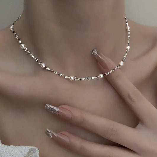 Elegant Sparkling Pearl Necklace