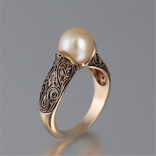 Filigree Gold Ring with Pearl