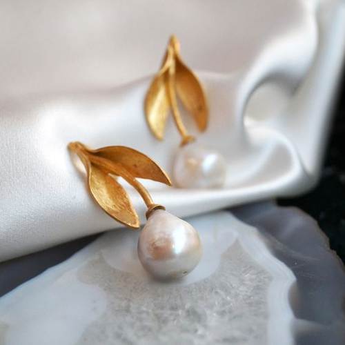 Boucles d'oreilles vintage feuilles dorées et perles