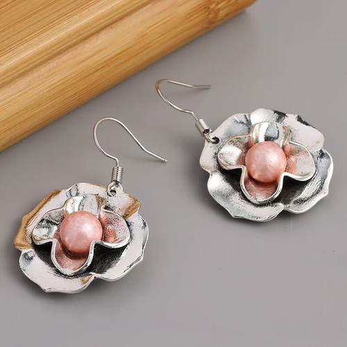 Boucles d'oreilles fleurs en perles rose vintage