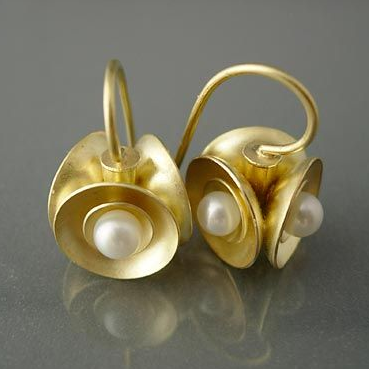 Boucles d'oreilles vintage en or et perles