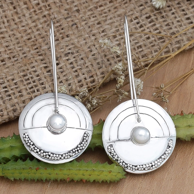 Boucles d'oreilles vintage argentées et perles