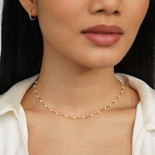 Minimalist Necklace with White Pearls